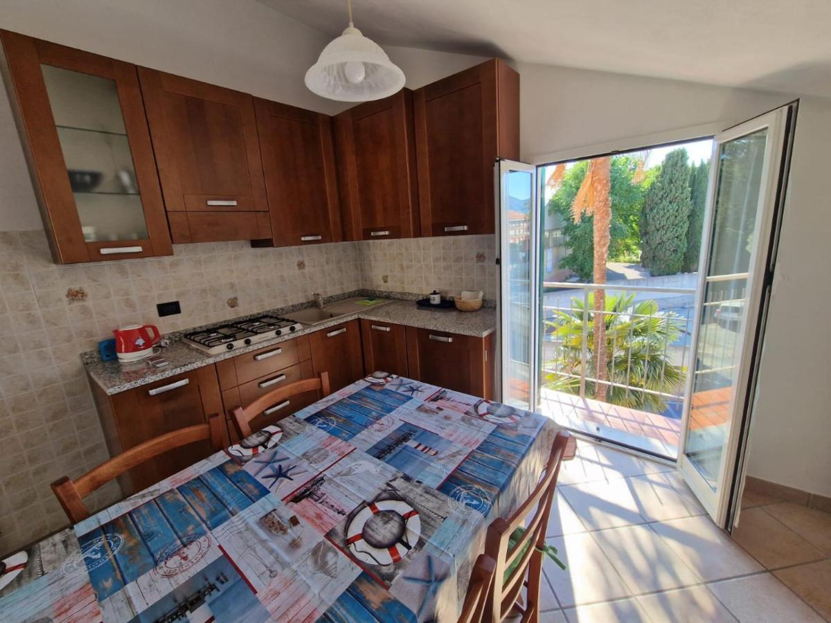 Palm House Apartment Albenga Exterior foto